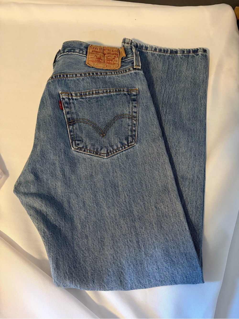 Levi's Men's 501 Buttonfly Light Wash Relaxed Fit Jeans